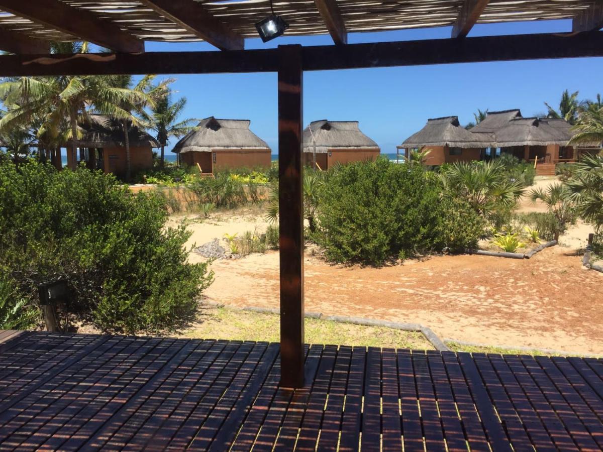 Eclectic Beach Retreat Cabo Nhamua Exterior photo