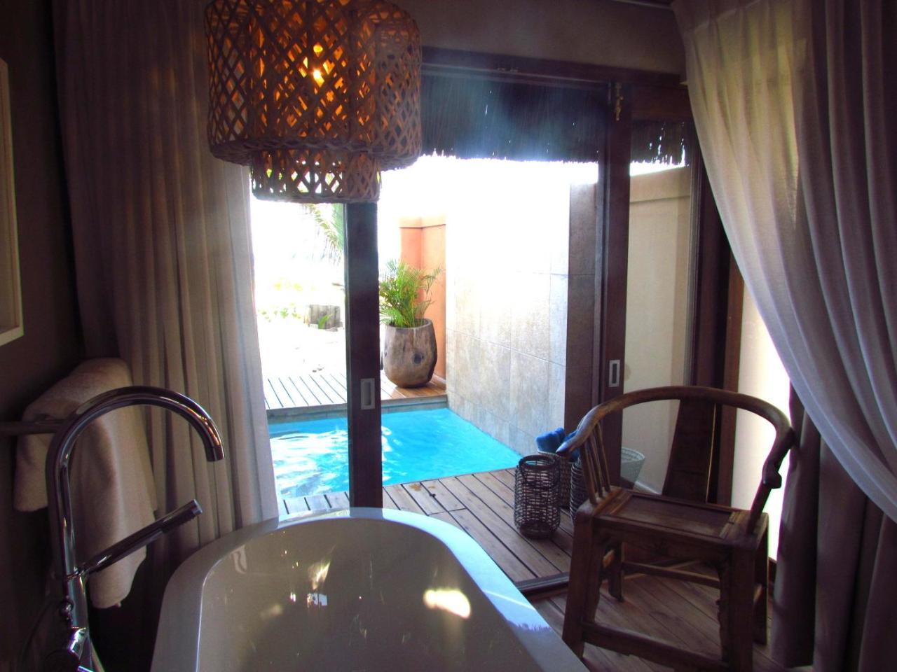Eclectic Beach Retreat Cabo Nhamua Exterior photo