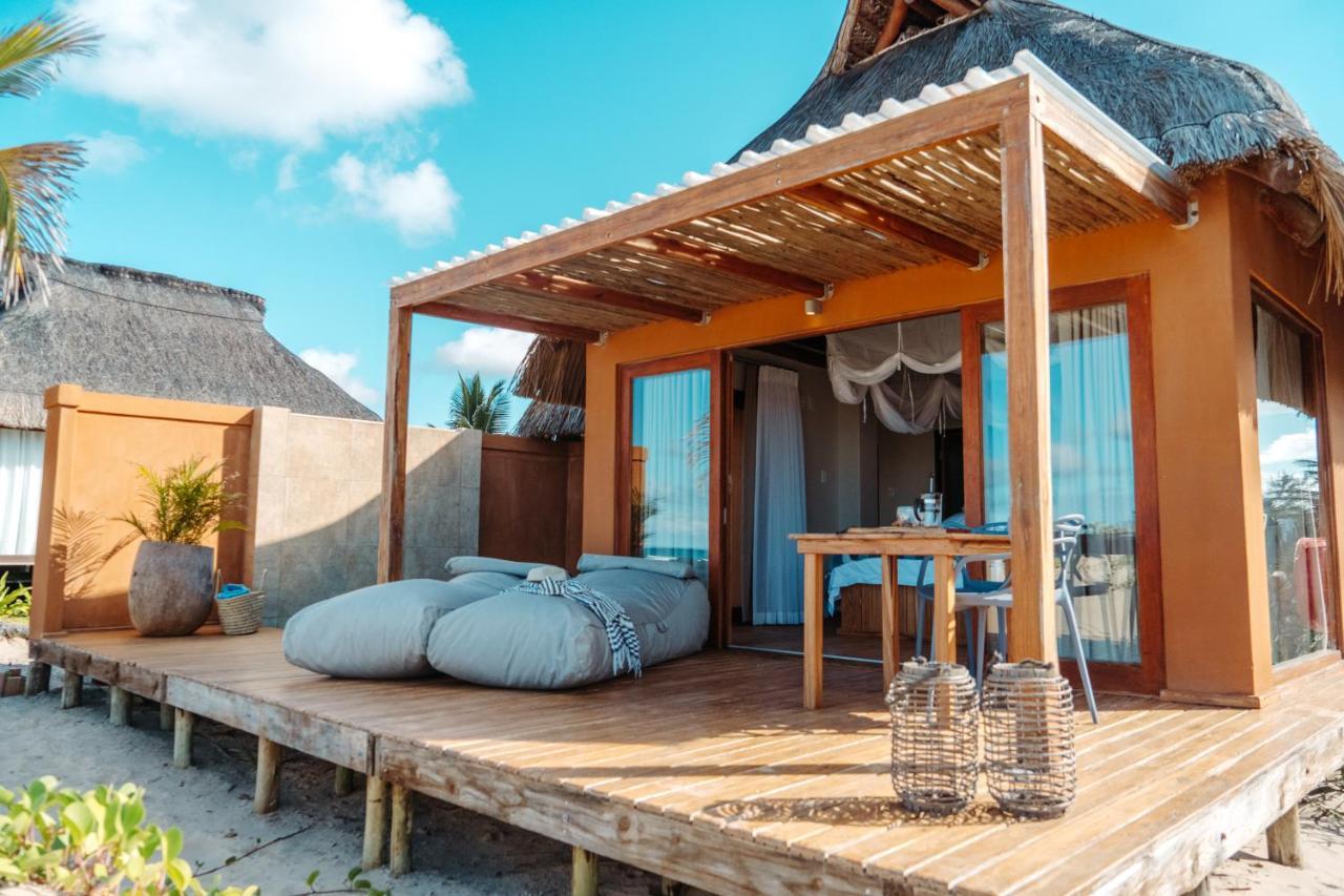 Eclectic Beach Retreat Cabo Nhamua Exterior photo